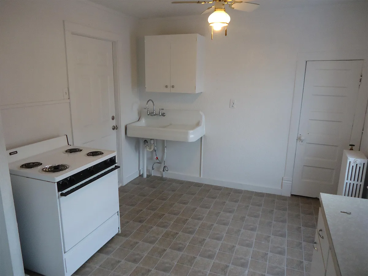 Building Photo - 115 3rd St S #104