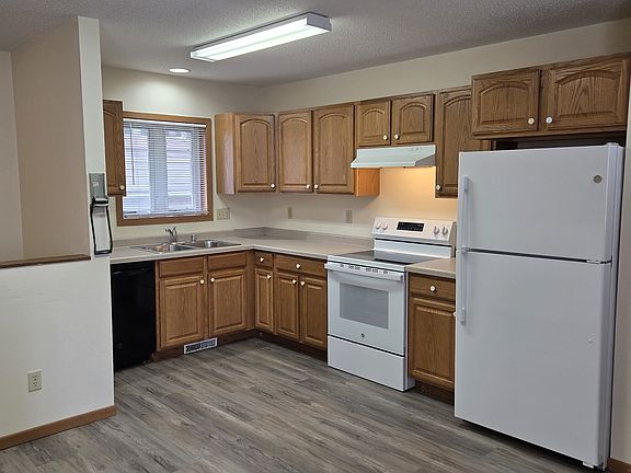 2nd image of 1718 State St