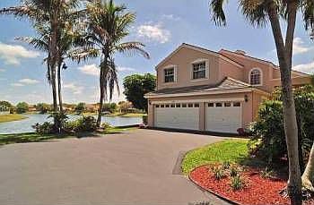5th image of 6810 NW 75th Ct