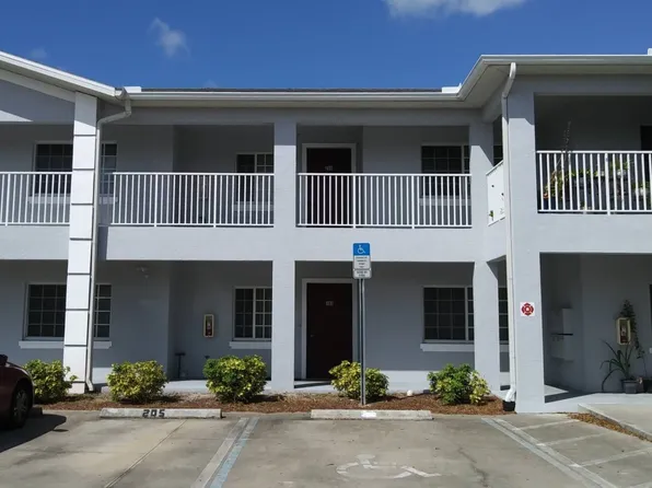 1328 SE 8th Ave, 1328 SE 8th Ave APT 204, Cape Coral, FL 33990