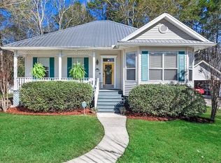 111 Woods Dr, Madisonville, LA 70447