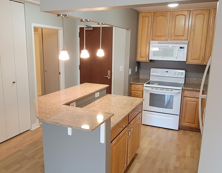 1st image of 401 E Ontario St APT 2904
