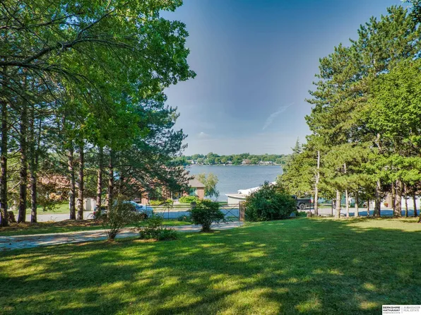 9417 Clubhouse Cir, Plattsmouth, NE 68048