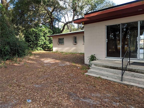 2nd image of 2001 Hollywood Dr