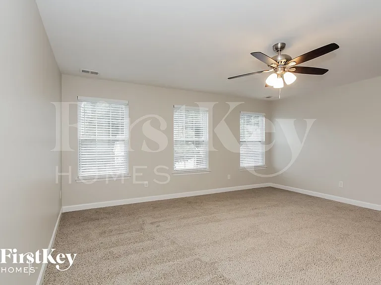 240 Golden Valley Dr — Photo 8