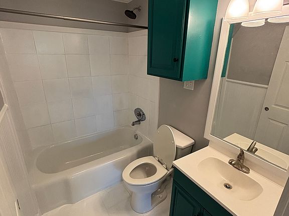 5th image of 18 Gaylord St