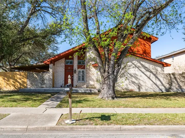 2217 Post Oak Dr, Portland, TX 78374