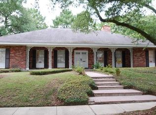 5801 Berkley Dr, New Orleans, LA 70131