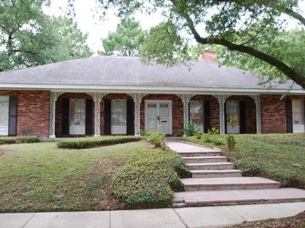 5801 Berkley Dr, New Orleans, LA 70131