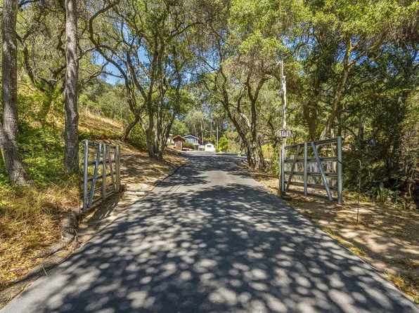 1458 Oakleaf Dr, Royal Oaks, CA 95076