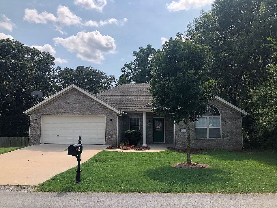 1st image of 15 Hillswick Dr