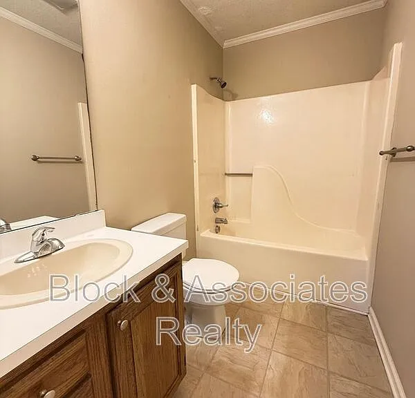 120 Greenmont Ln — Photo 14
