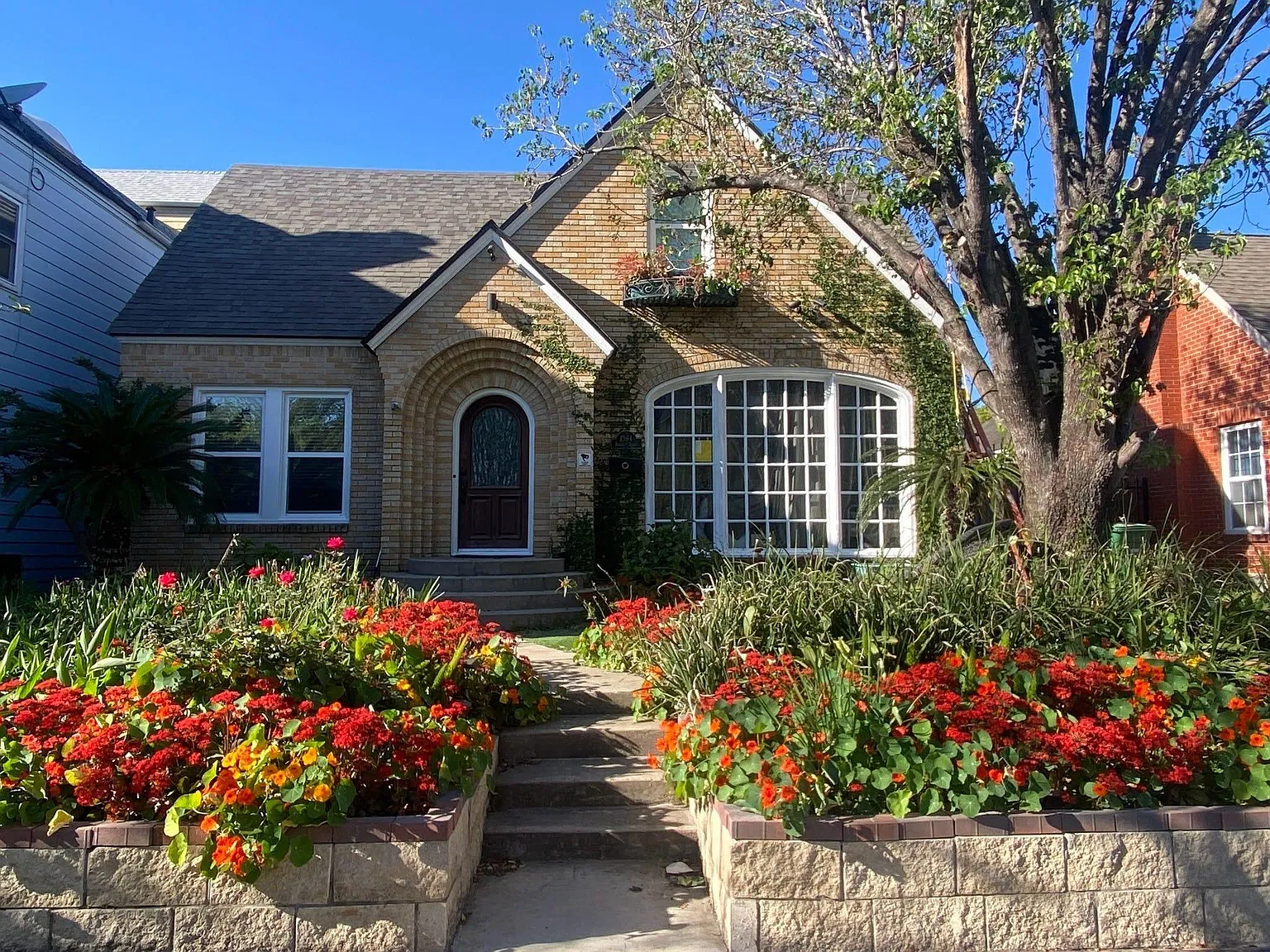 3 bed, 2.5 bath, 1925 sqft, $4,500 — Photo 1