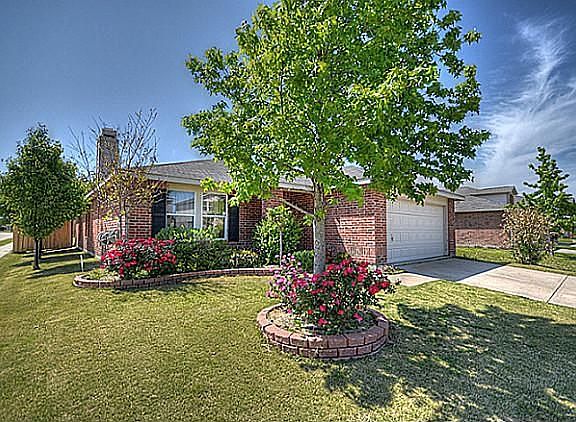 2nd image of 2700 Lazy Oak Dr