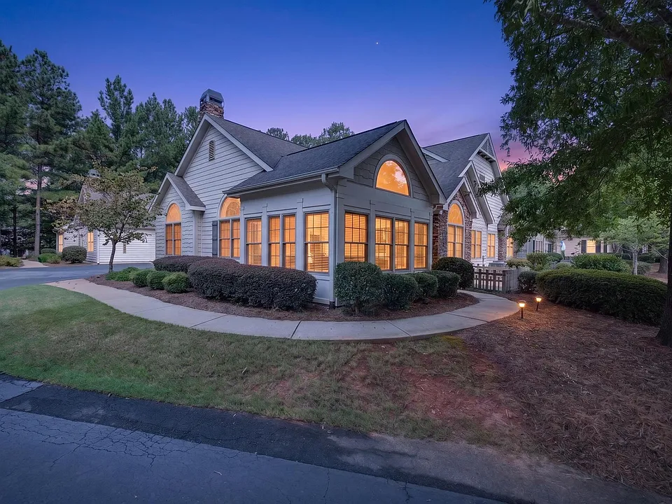 144 Edgewood Ct