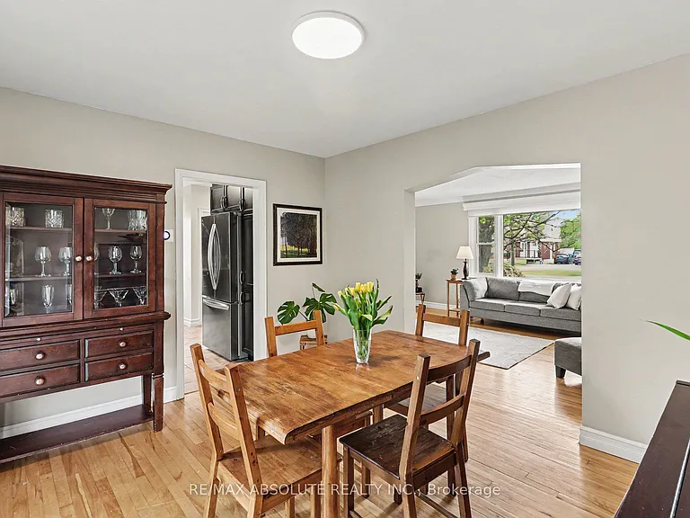 805 Smyth Rd — Photo 12
