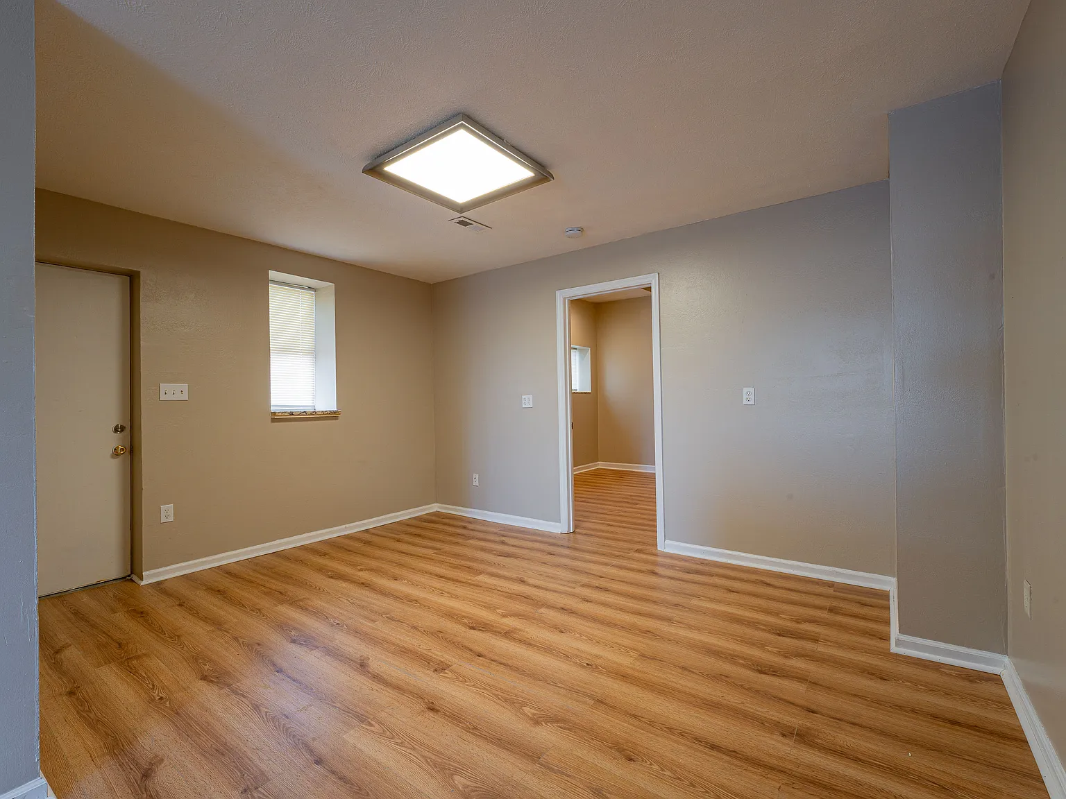 1 bed, 1000 sqft, $1,050 — Photo 2