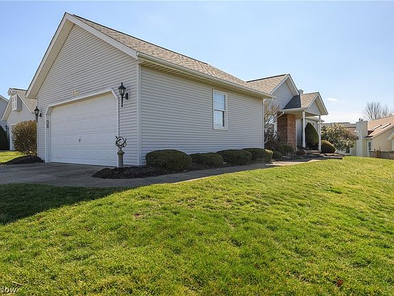 4th image of 580 Glenmere Pl