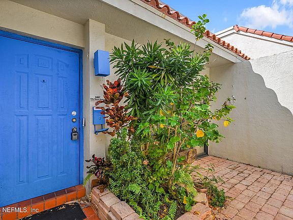 3rd image of 3467 NW 17TH Terrace