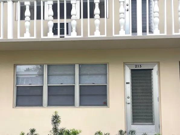 215 Canterbury Dr W #J, West Palm Beach, FL 33407