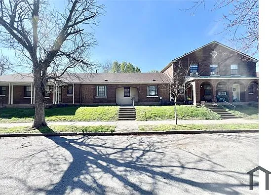 21 College Ct