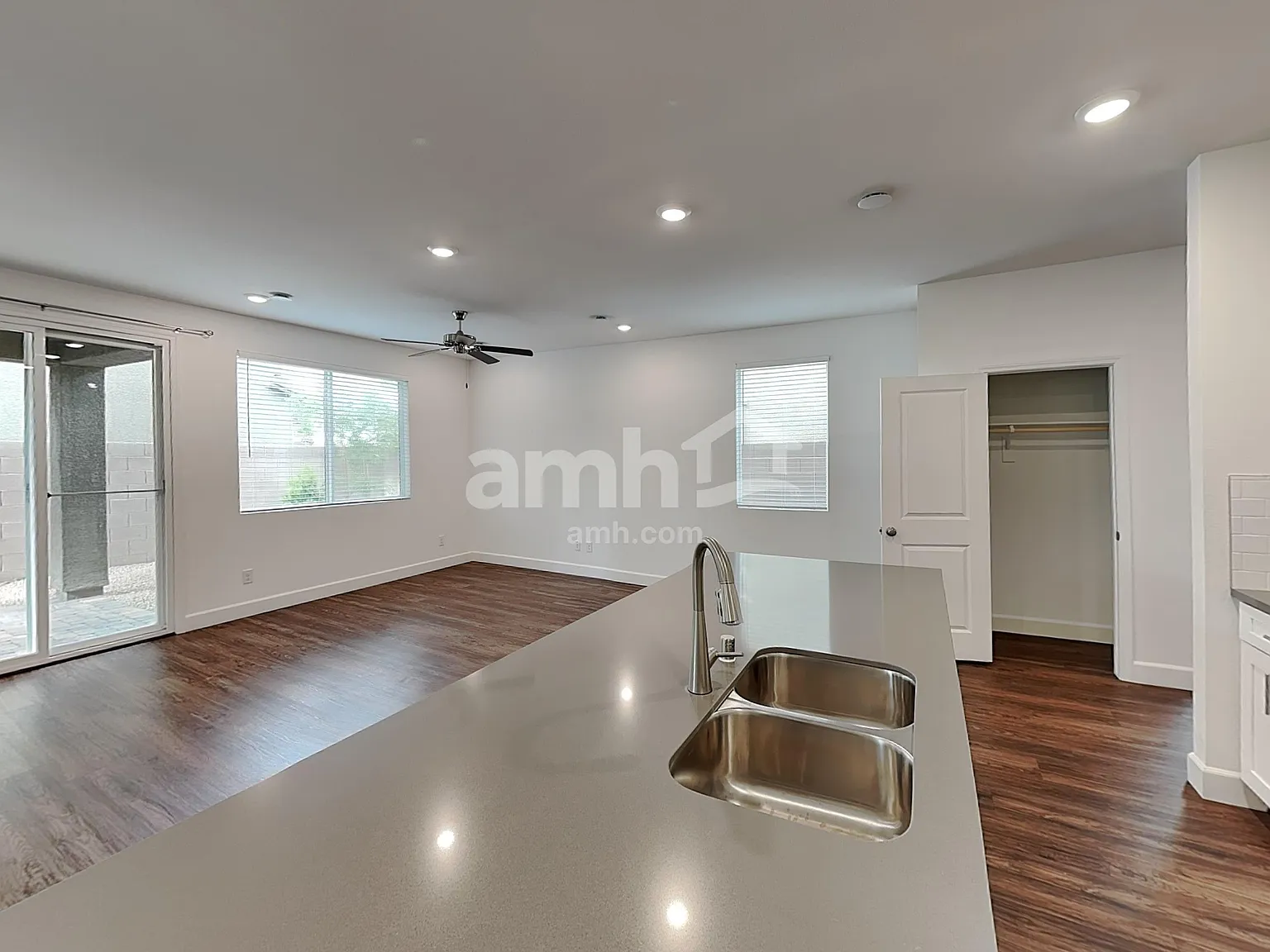 5 bed, 3.0 bath, 2395 sqft, $2,700 — Photo 4