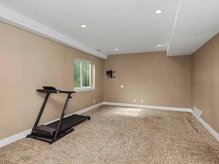 2708 Harrison Rd — Photo 16