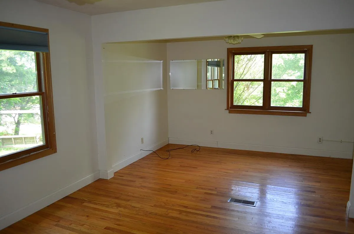 Building Photo - 5681 Fullview Heights Dr #B