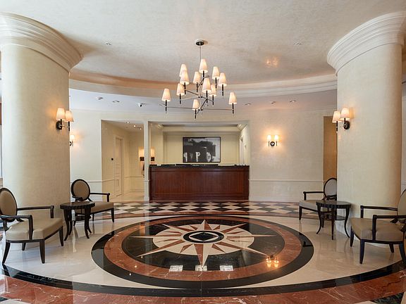 4th image of 403 S Sapodilla Avenue #411