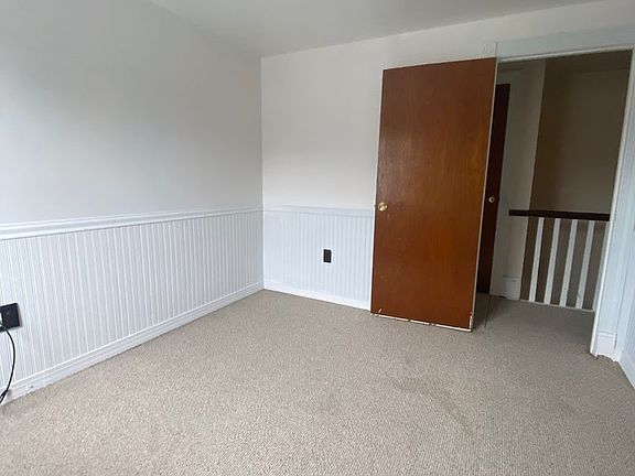3rd image of 710 Darby Rd #2