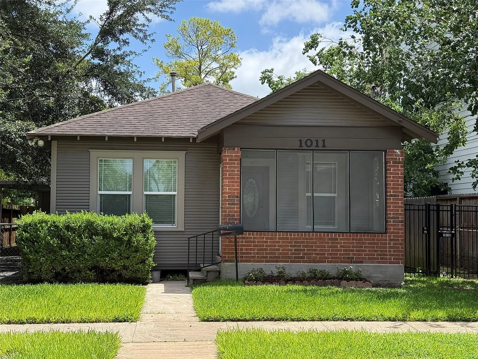 2 bed, 2.0 bath, $1,995 — Photo 2
