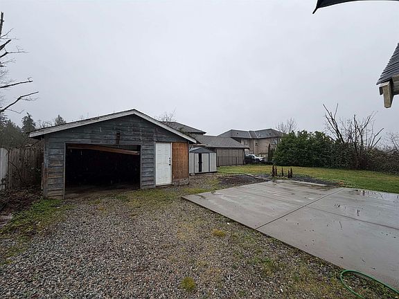 5th image of 11394 240th St