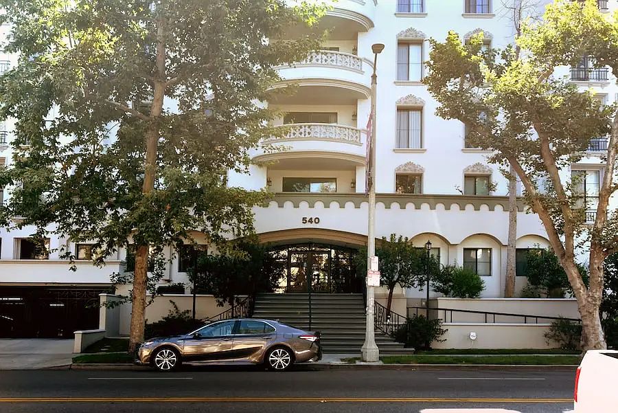 1st image of 540 N Rossmore Ave #100
