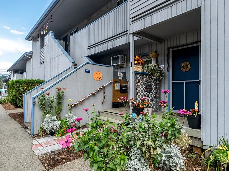 40 SW Wasco St #40 — Photo 8