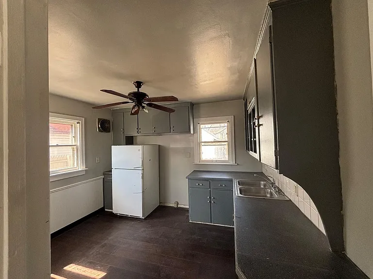 1216 W Mount Hope Ave — Photo 7
