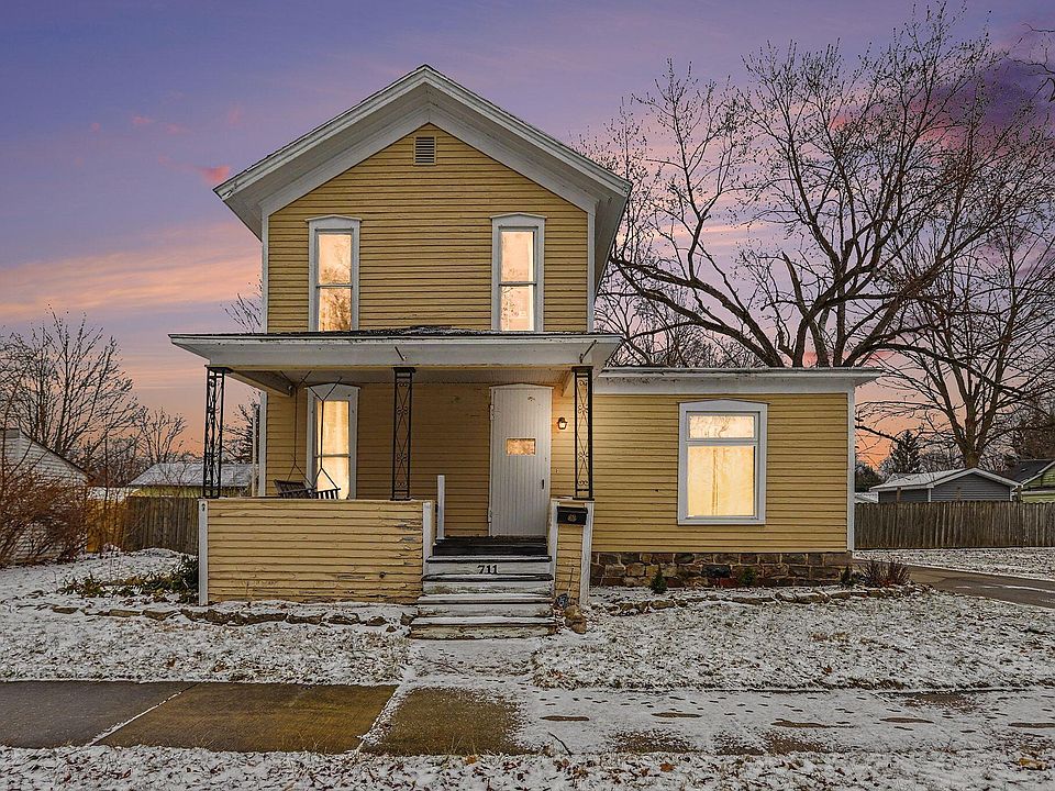 1st image of 711 Maple St