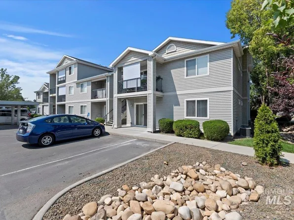 3323 N Lakeharbor Ln APT 104, Boise, ID 83703