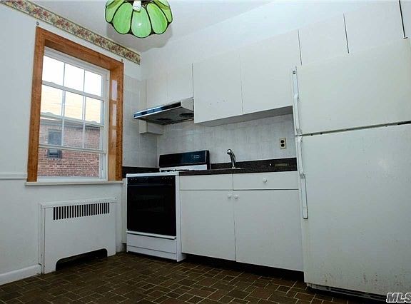 5th image of 63145 Carlton St