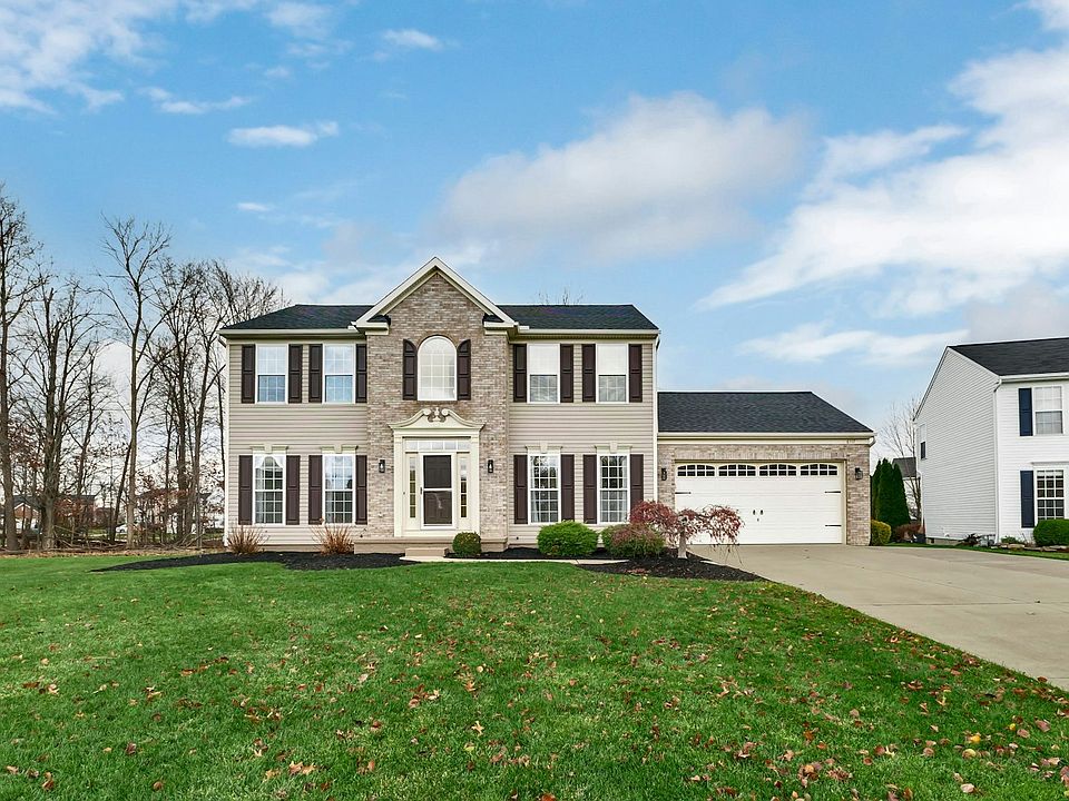 6117 Antler Front w/ Extended Driveway