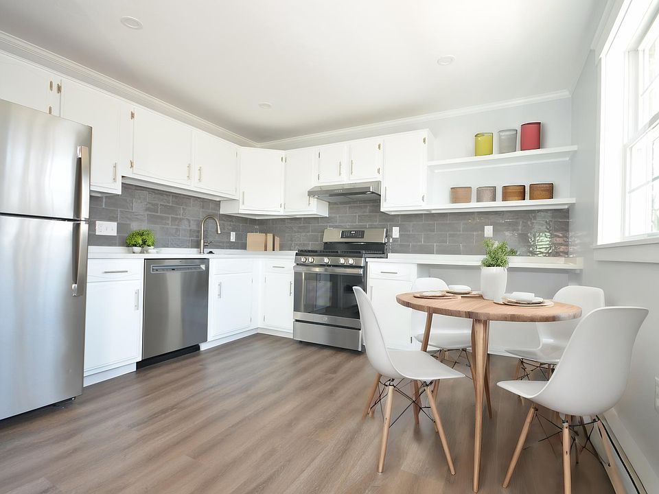1st image of 14 Edgelawn Ave APT 11