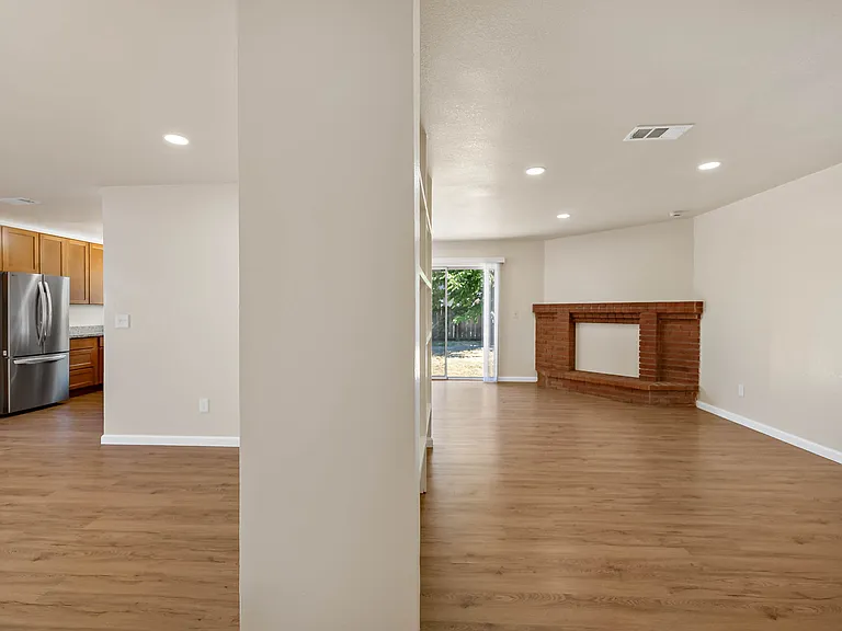 1401 Prospect Way — Photo 8