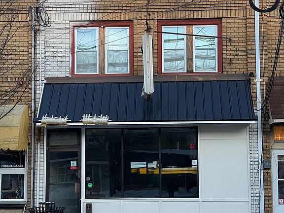 4th image of 211 W Clinton Ave
