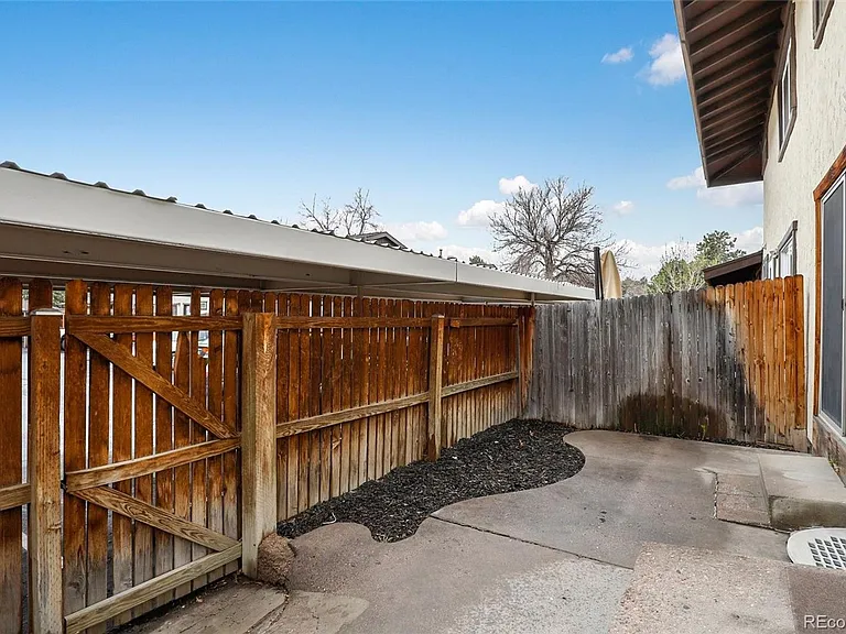 3723 S Granby Way — Photo 28