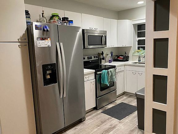5th image of 1016 NE 35th St