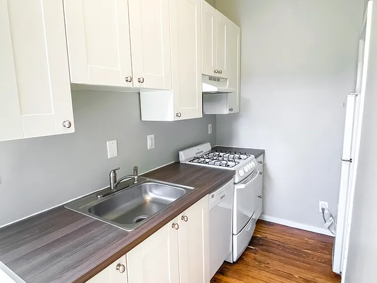 416 S 15th St #2R — Photo 2