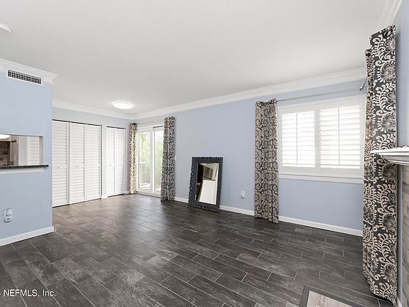 3rd image of 100 FAIRWAY PARK Boulevard #1204