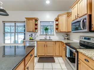 11005 Deerwood Ct, Edmond, OK 73034