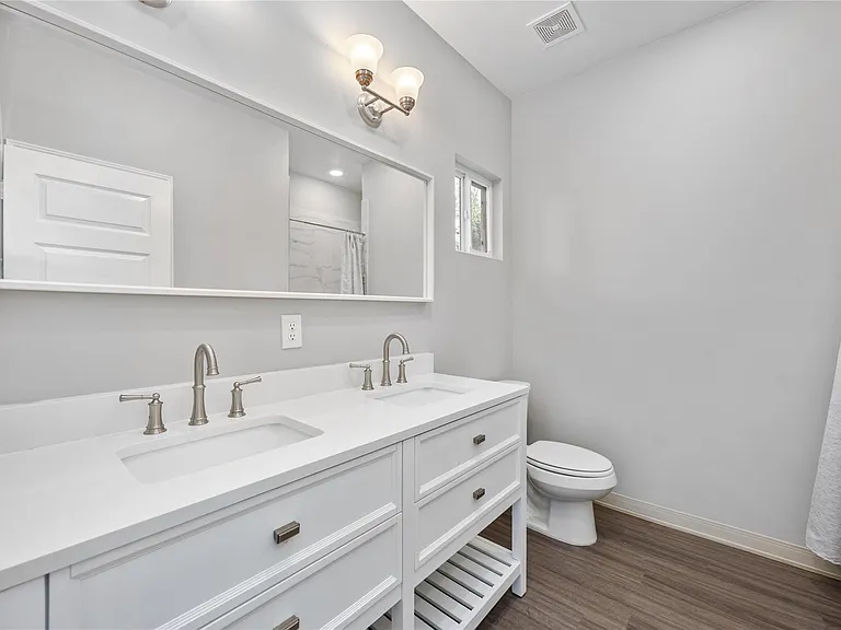 8009 Sterlingshire St #B — Photo 10