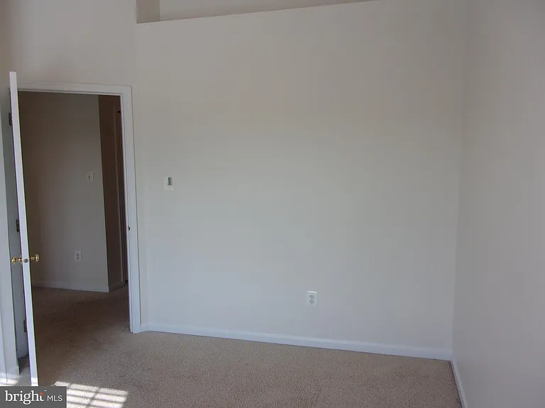 25929 Kirkwood Sq — Photo 27