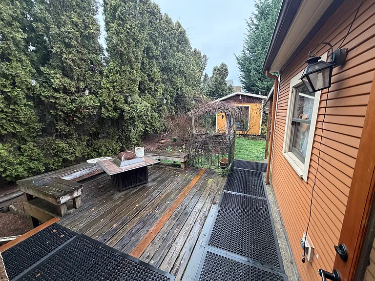 4226 NE 10th Ave — Photo 11